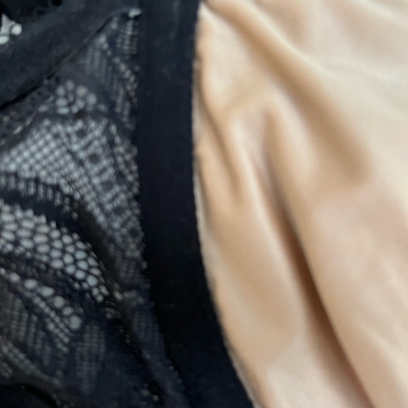 Wacoal “Reveal” lace underwire bra unlined style 851115 black with nude lining - Picture 12 of 12